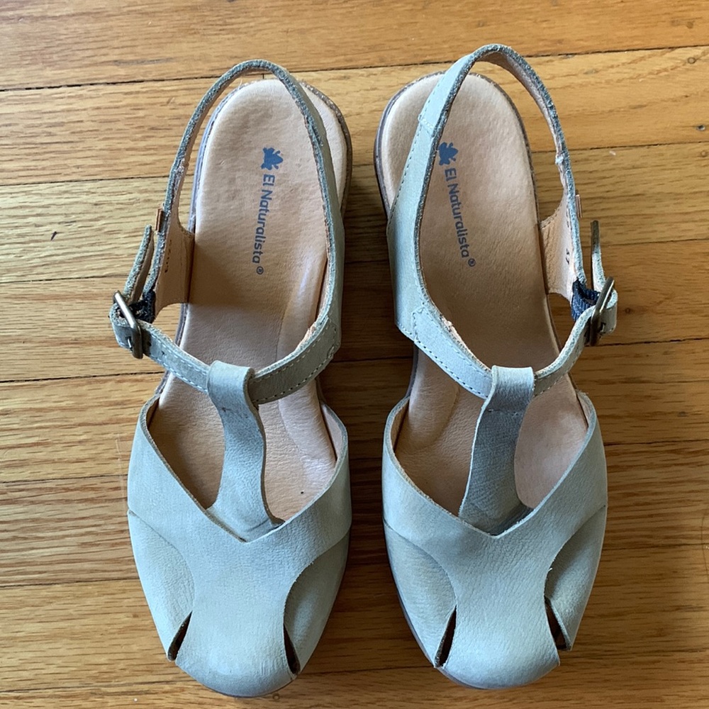 El Naturalista wedge sandals